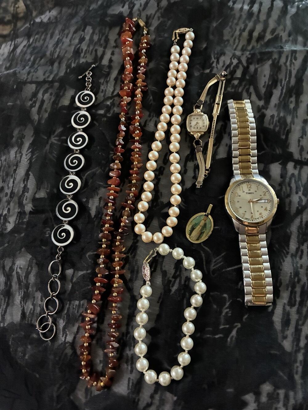 VTG Assortment Of Miscellaneous Jewelry